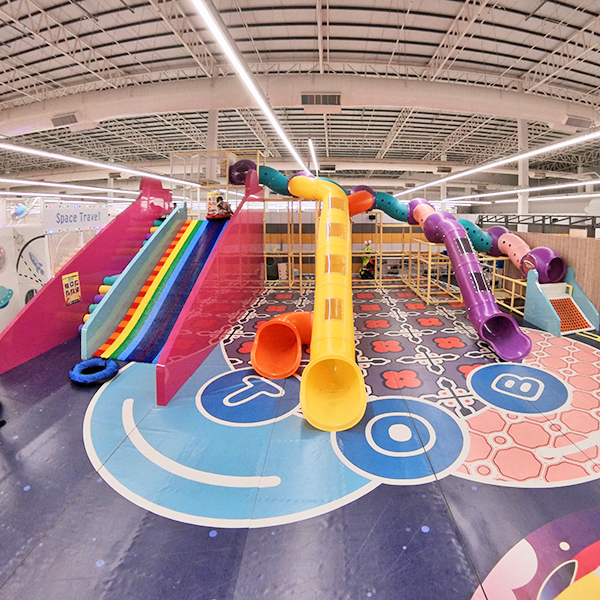 トンネル型滑り台